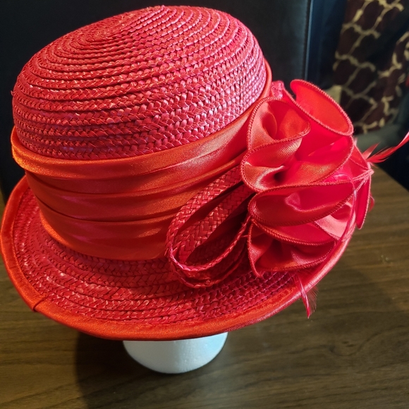 Red straw hat - Picture 2 of 6